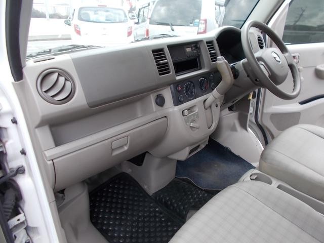 0802381A30261028W00117.jpg