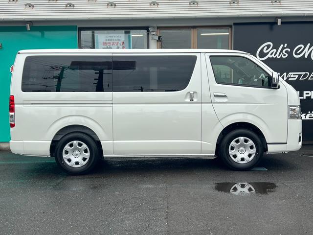 0910337A30260420W00116.jpg