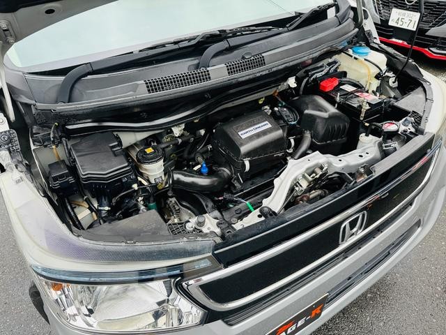 0561441A30261025W00116.jpg
