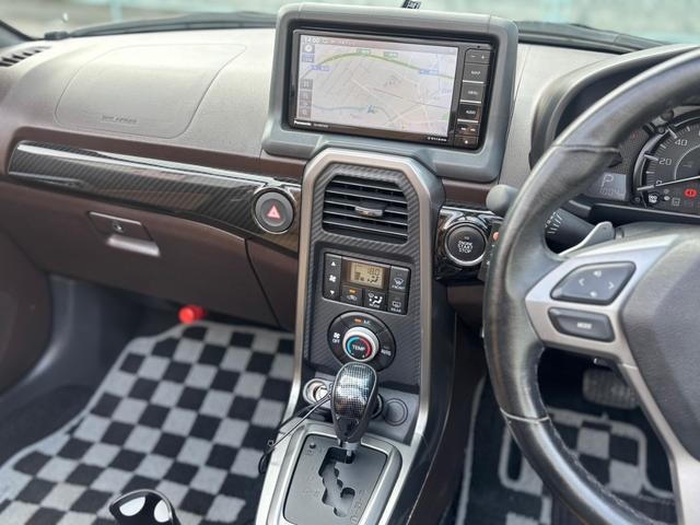0505219A30260822W00118.jpg