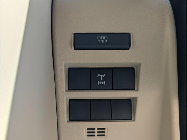 1002186A30260516W00106.jpg
