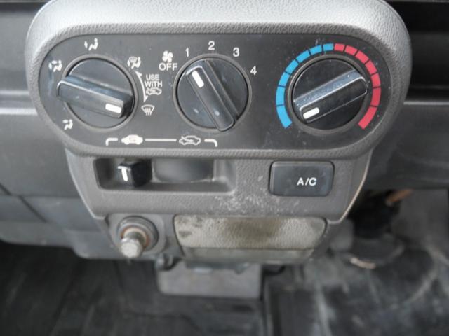 0803389A30260520W00419.jpg