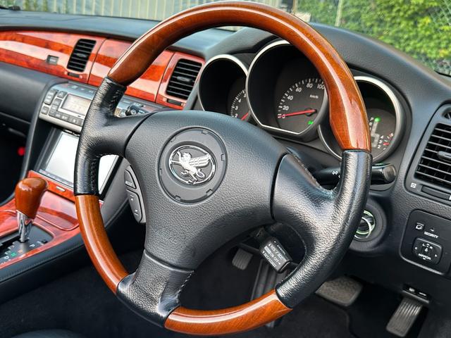 0171878A30260602W00209.jpg
