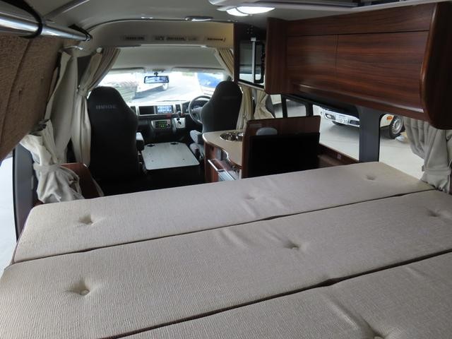 0403790A30260904W00105.jpg