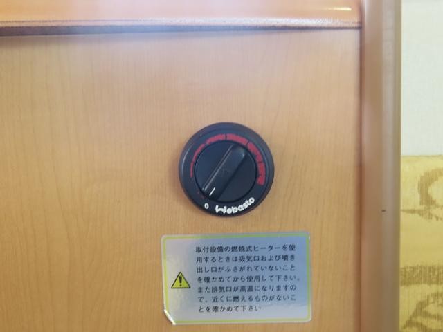 0403790A30260906W00106.jpg