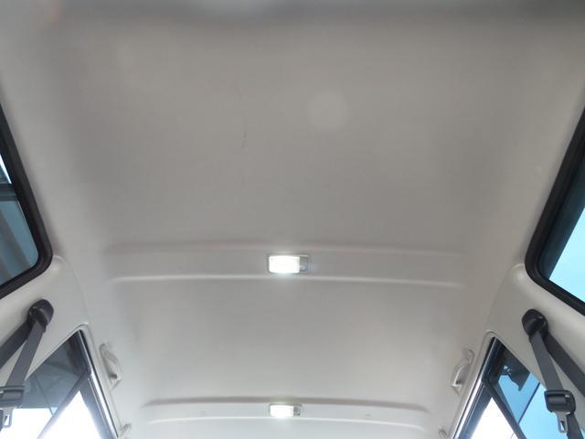 0804367A30260423W00415.jpg