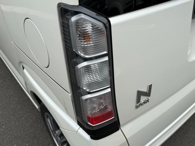 0903990A30260602W00207.jpg