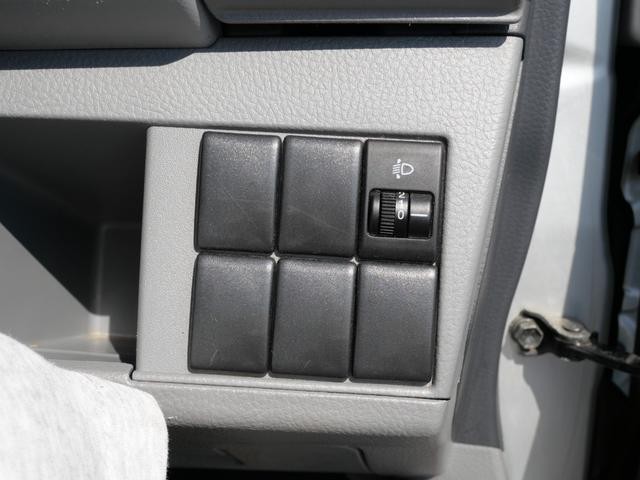 0401936A30260805W00213.jpg