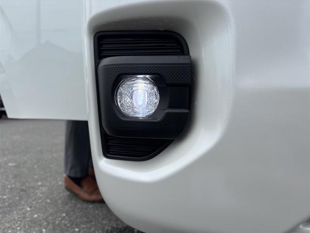 0201183A30260708W00211.jpg
