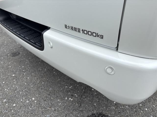 0201183A30260708W00218.jpg