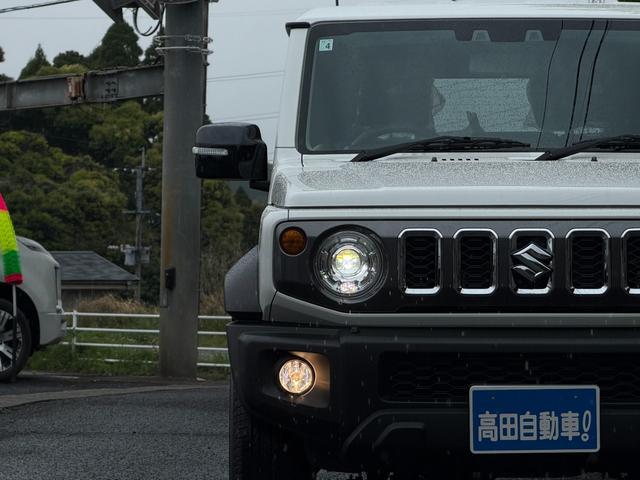 1100001A30260423W00105.jpg