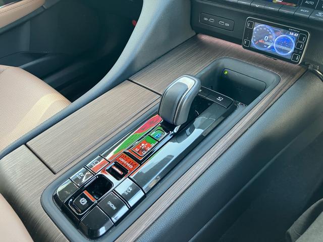 1157266A30260421W00118.jpg