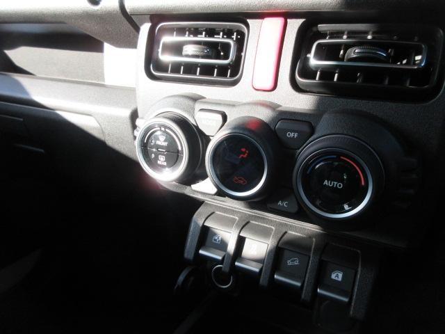 0700145A30261002W00111.jpg