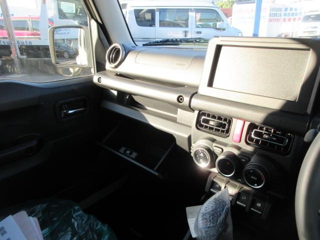 0700145A30261002W00115.jpg