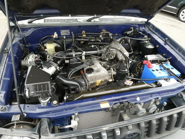 0541361A30261002W00117.jpg