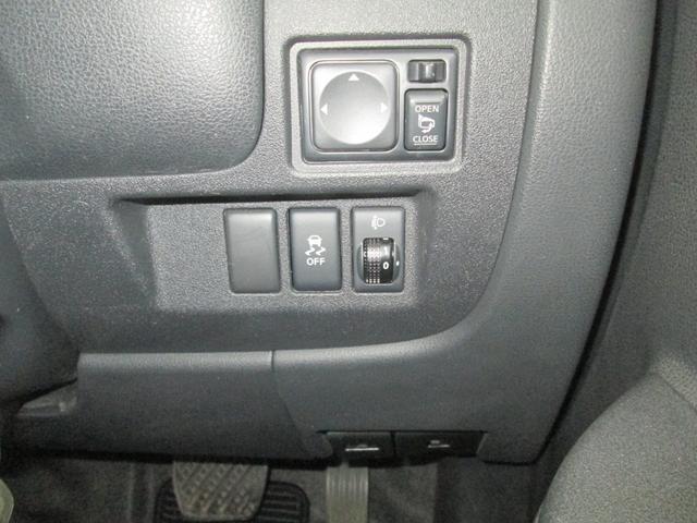 0550545A30260618W00117.jpg