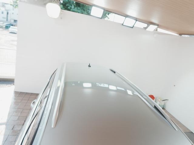 0561237A30260721W00211.jpg