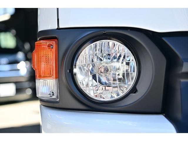 0510712A30260828W00109.jpg