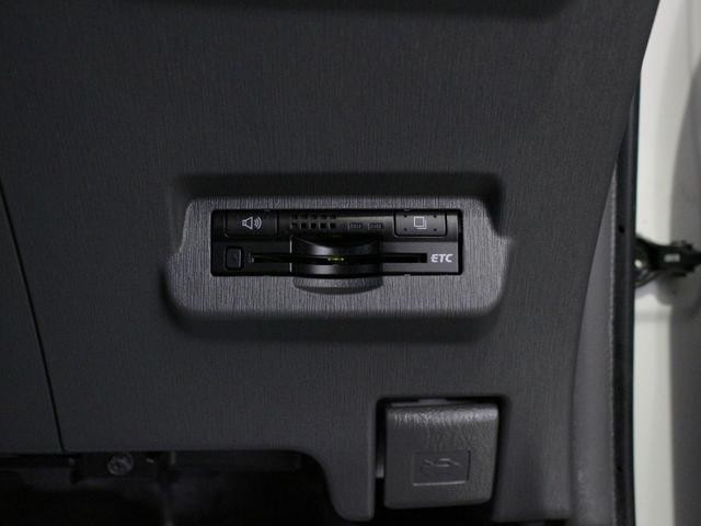 0520655A30261005W00115.jpg