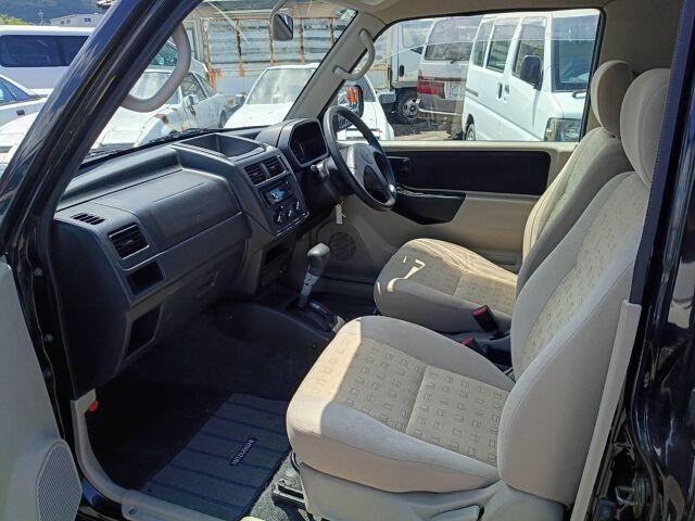 26078907_carP_l_15.jpg
