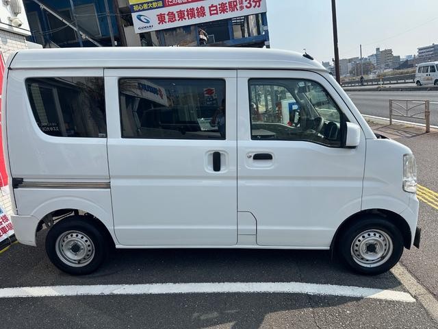 0550733A30260329W00107.jpg