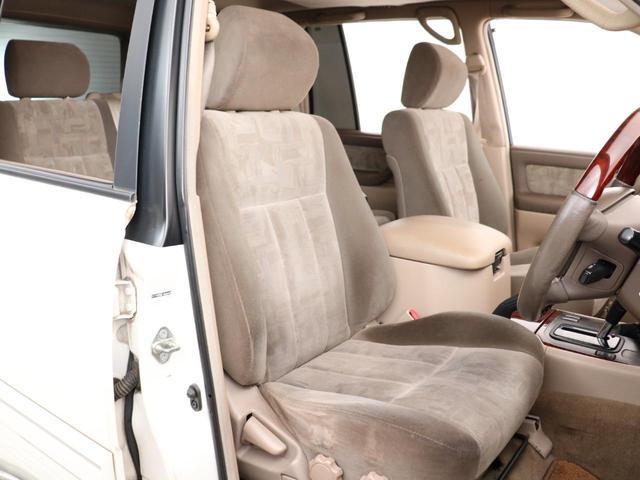 0560694A30260511W00213.jpg