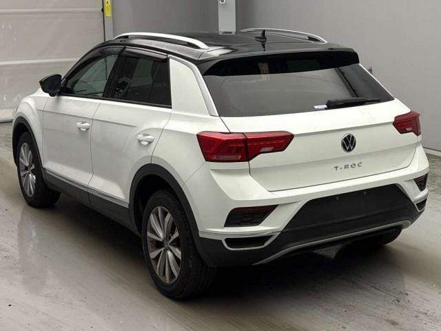26078912_carP_l_3.jpg