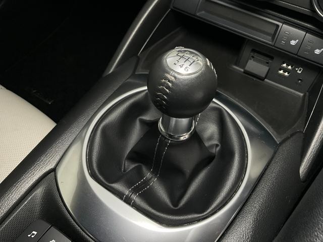0504839A30261013W00316.jpg