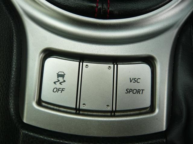 0500692A30260719W00213.jpg