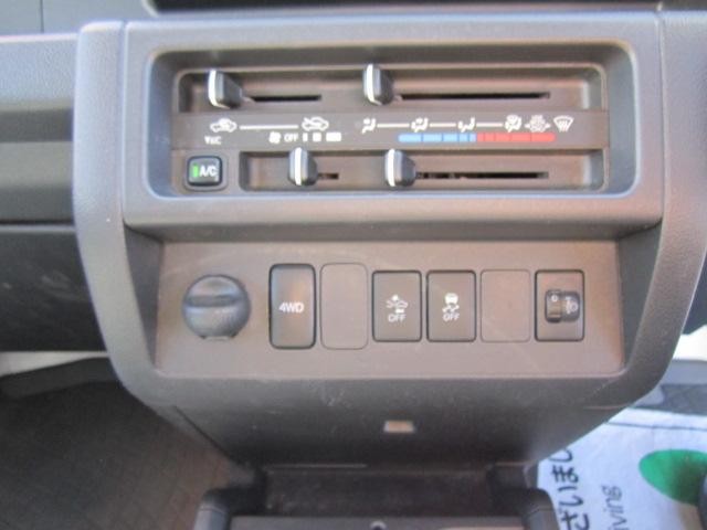0201164A30261007W00115.jpg