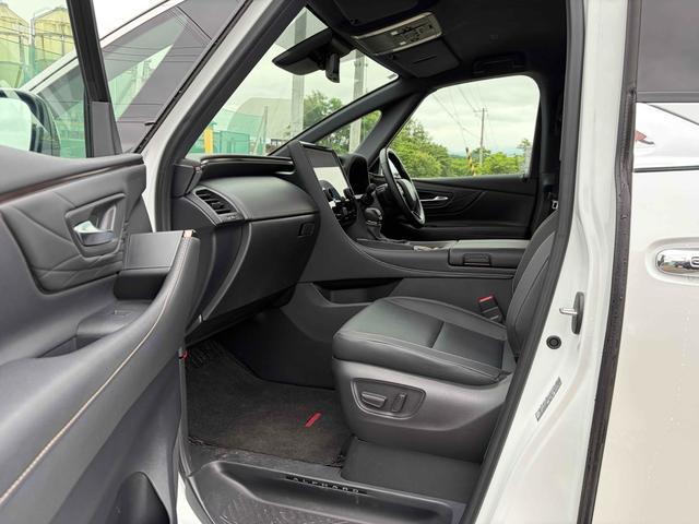 0301786A30260705W00216.jpg