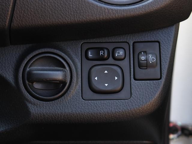 0300150A30260918W00214.jpg