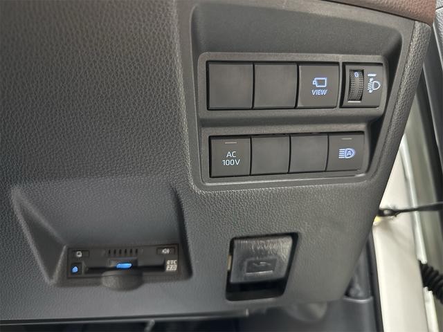 0404241A30260821W00207.jpg