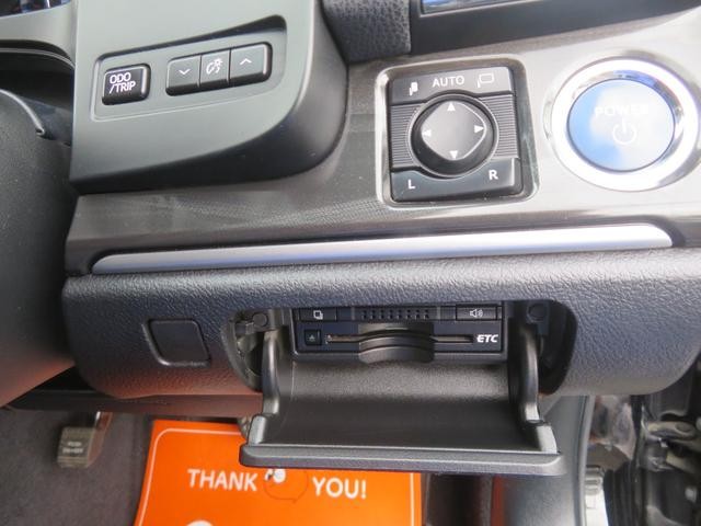 0500021A30260829W00317.jpg