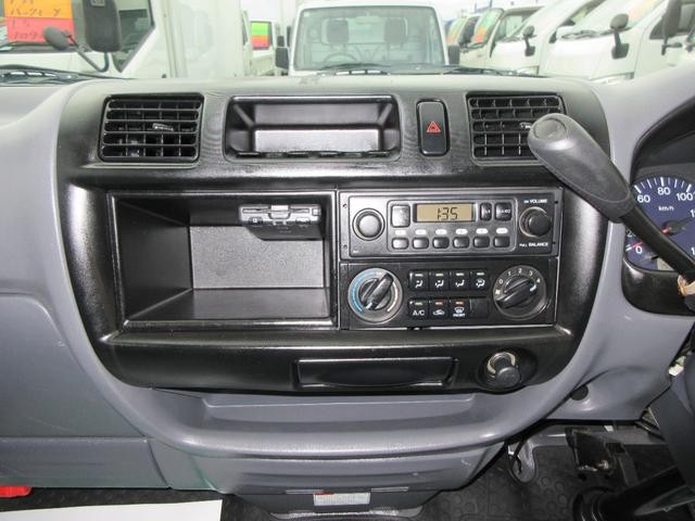 0540197A30260904W00113.jpg