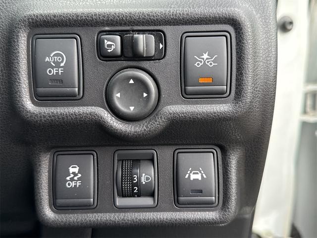 0404241A30260822W00108.jpg