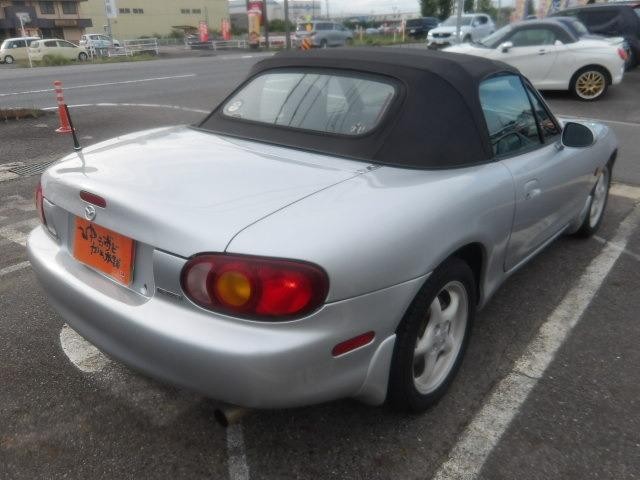 0204529A30260906W00210.jpg