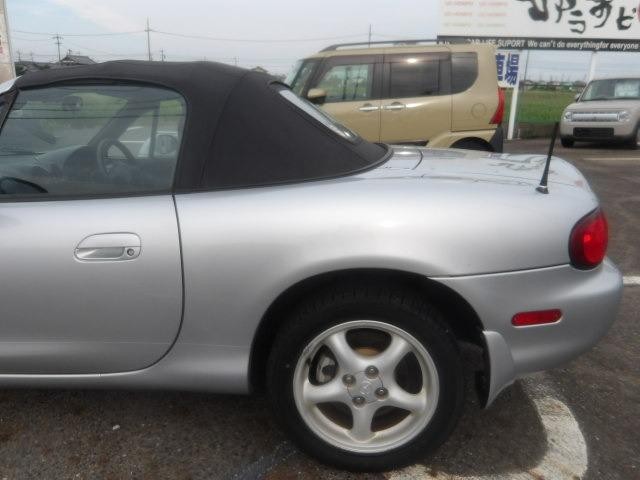 0204529A30260906W00216.jpg