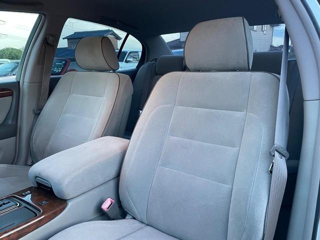 0540448A30260827W00112.jpg