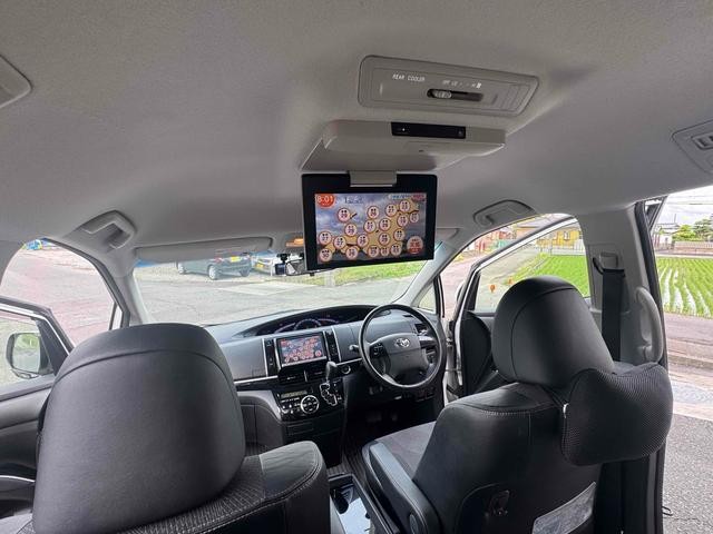 0208328A30260605W00110.jpg
