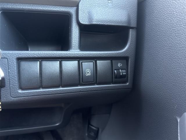 0403140A30260825W00104.jpg