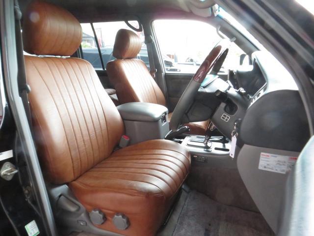 0520007A30260605W00116.jpg