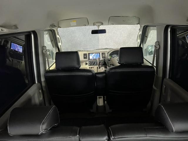 0710163A30261011W01017.jpg