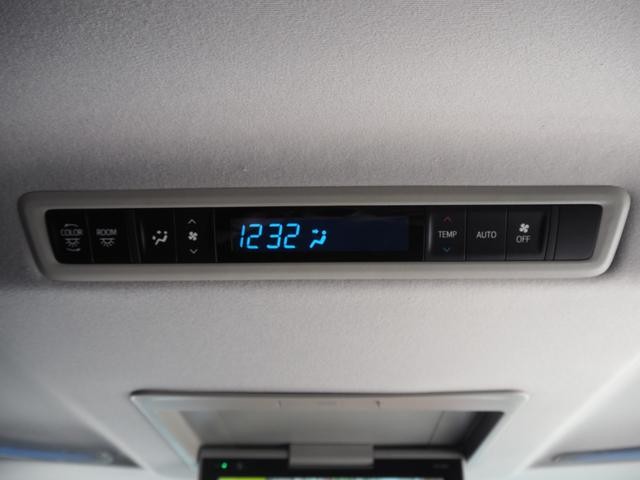 1201125A30261016W00216.jpg