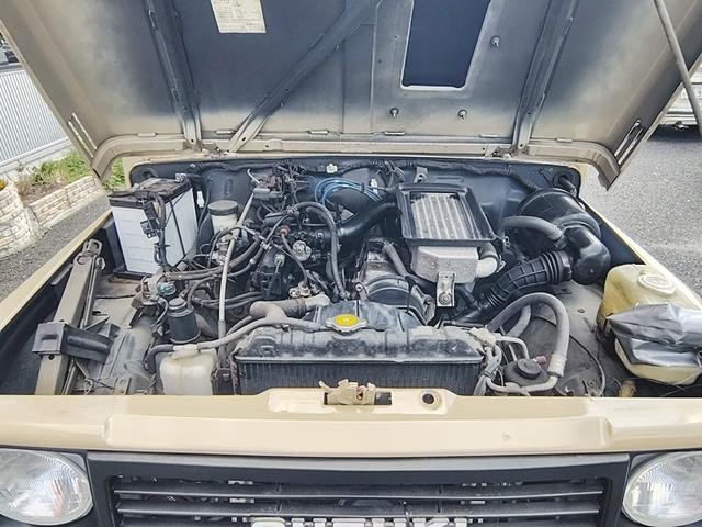 0207993A30261011W00219.jpg