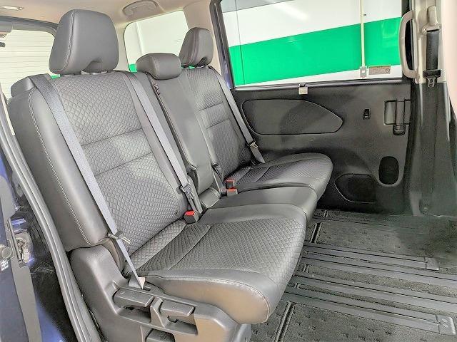 0560069A30260413W00217.jpg