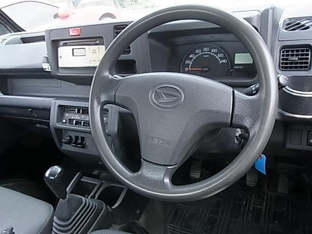 0400957A30260708W00106.jpg