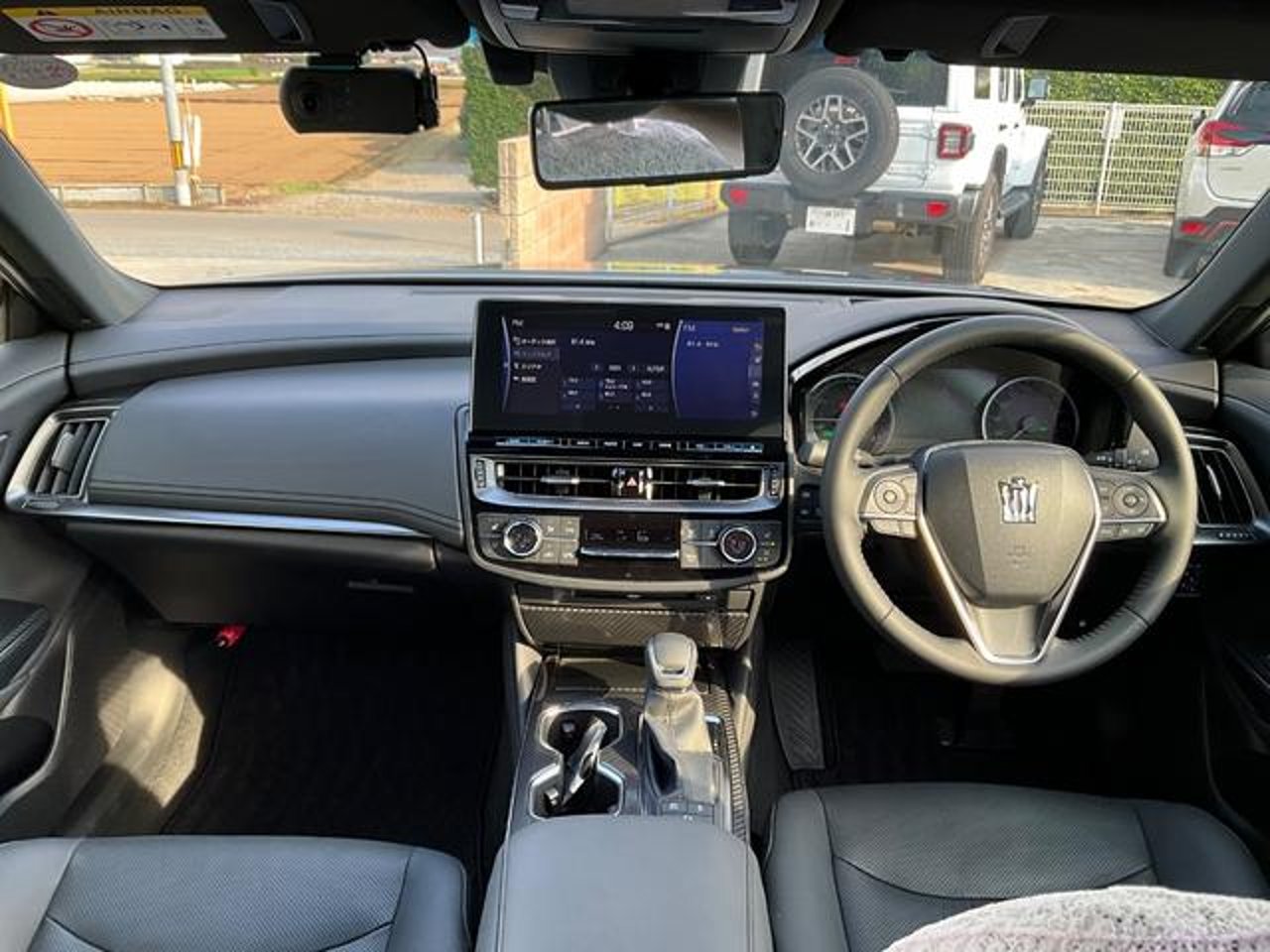 2022 Toyota Crown, photo 2 of 3