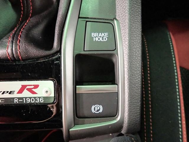 0201190A30260912W00708.jpg