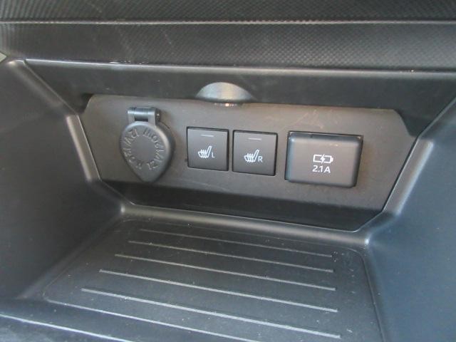 0700145A30260924W00114.jpg